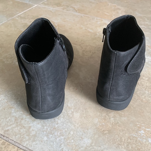 Charcoal Clarks Cloudsteppers soft cushion booties - Picture 3 of 11